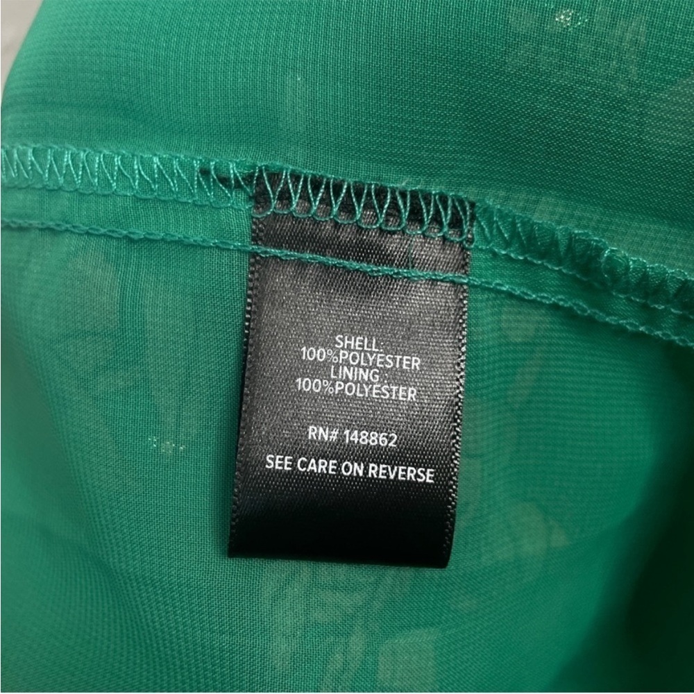 TORRID Crinkle Chiffon Floral Green Cold Shoulder Halter Top Size 5X - Picture 8 of 8